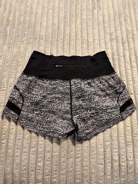 lululemon Pace Perfect Short Black & White 3”